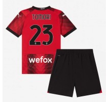AC Milan Fikayo Tomori #23 Koszulka Podstawowa dzieci 2023-24 Krótki Rękaw (+ krótkie spodenki)