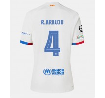 Barcelona Ronald Araujo #4 Koszulka Wyjazdowa 2023-24 Krótki Rękaw