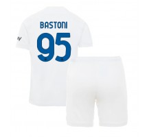 Inter Milan Alessandro Bastoni #95 Koszulka Wyjazdowa dzieci 2023-24 Krótki Rękaw (+ krótkie spodenki)