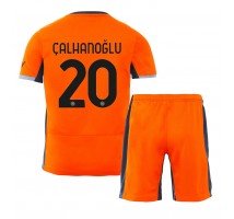 Inter Milan Hakan Calhanoglu #20 Koszulka Trzecia dzieci 2023-24 Krótki Rękaw (+ krótkie spodenki)